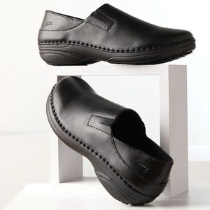 Spring Step Manila Professional Oil Resistant Work Clogs Woman’s 8.5M